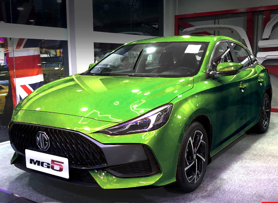 Xe MG5 được đồng sơn với màu sắc mới